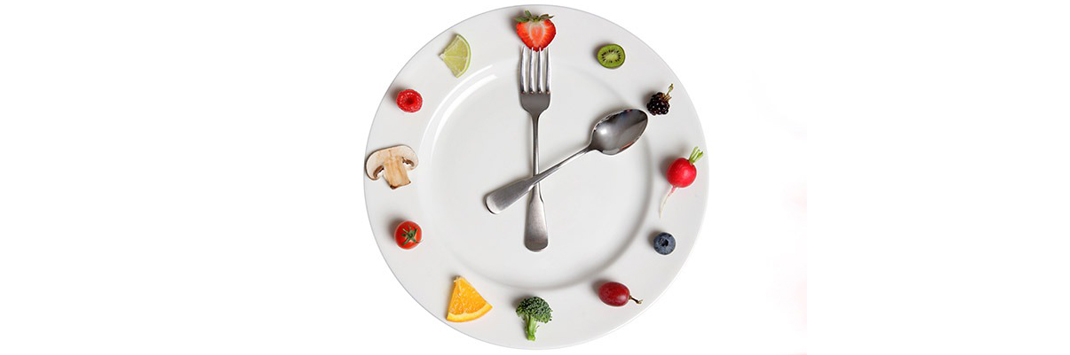 Приемы пищи через 5 часов. Тарелка времени для приема пищи. Ужин часы. Наклейки с приемами пищи. Часы приёма пищи при правильном питании.